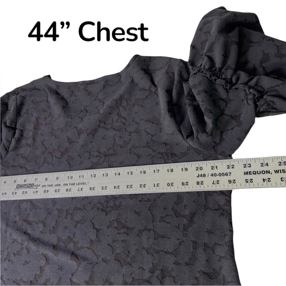 Apt 9 Women Black Blouse Top Size XL Bell 3/4 Sleeve Floral Stretch - Picture 10 of 11